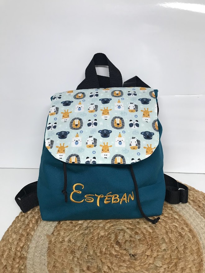 Sac a dos maternelle animaux de la savane et bleu turquoise personnalisé Estéban sophiacreas callac