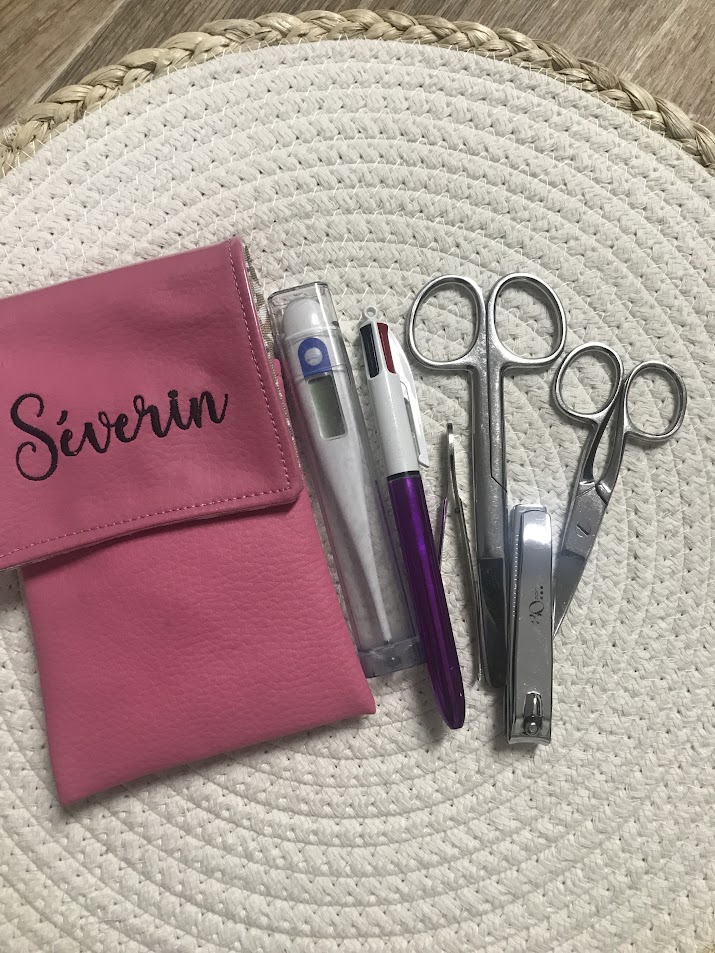 Pochette soignant personnalisée Severin contenance sophiacreas Callac Pochette soignant personnalisée