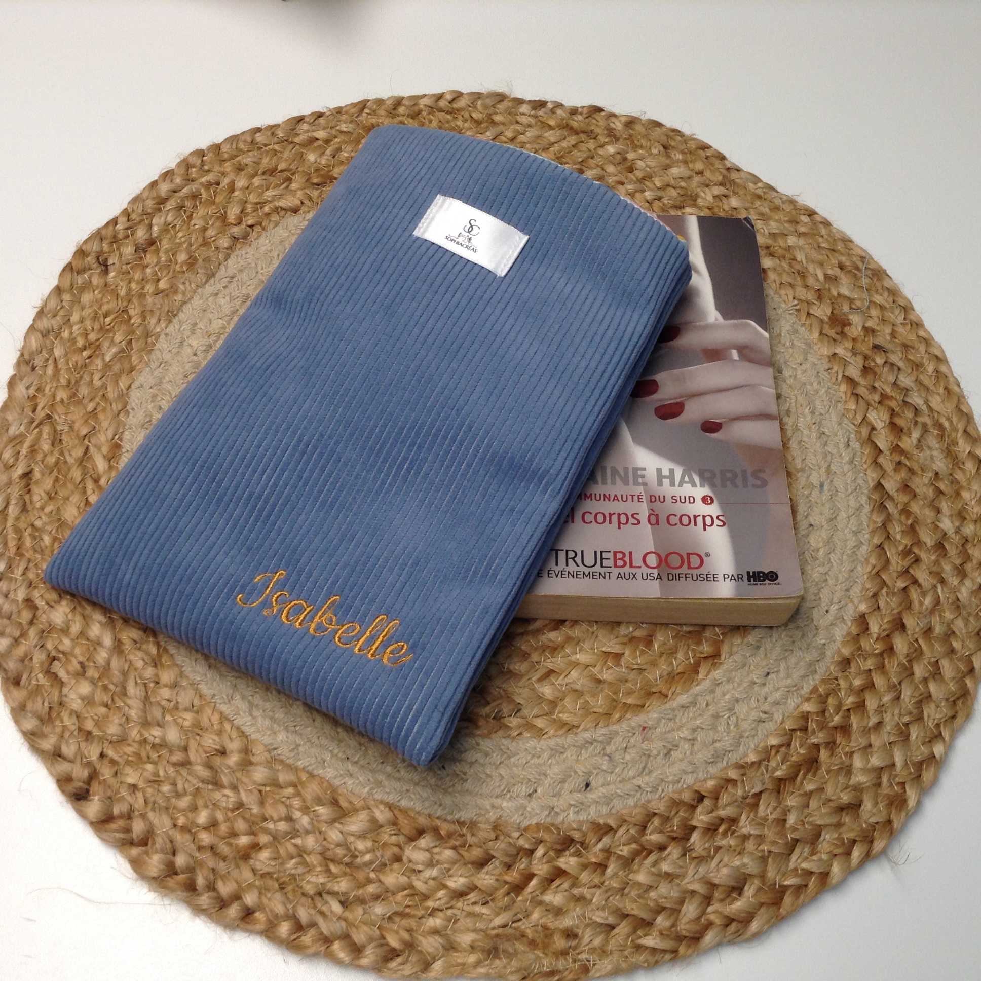Pochette à livre personnalisée Isabelle Sophiacréas callac