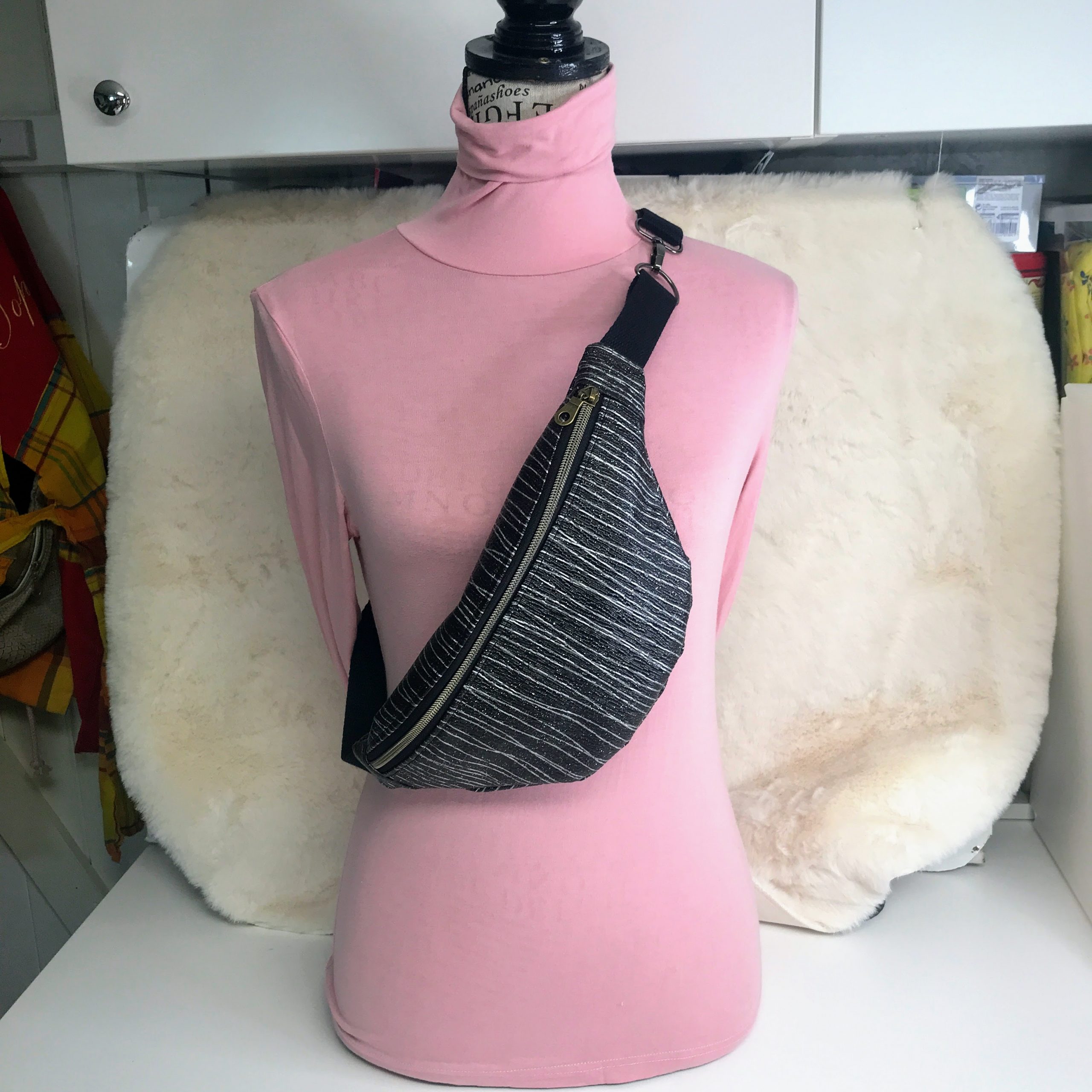 sac banane simili noir paillettes sophiacréas Callac